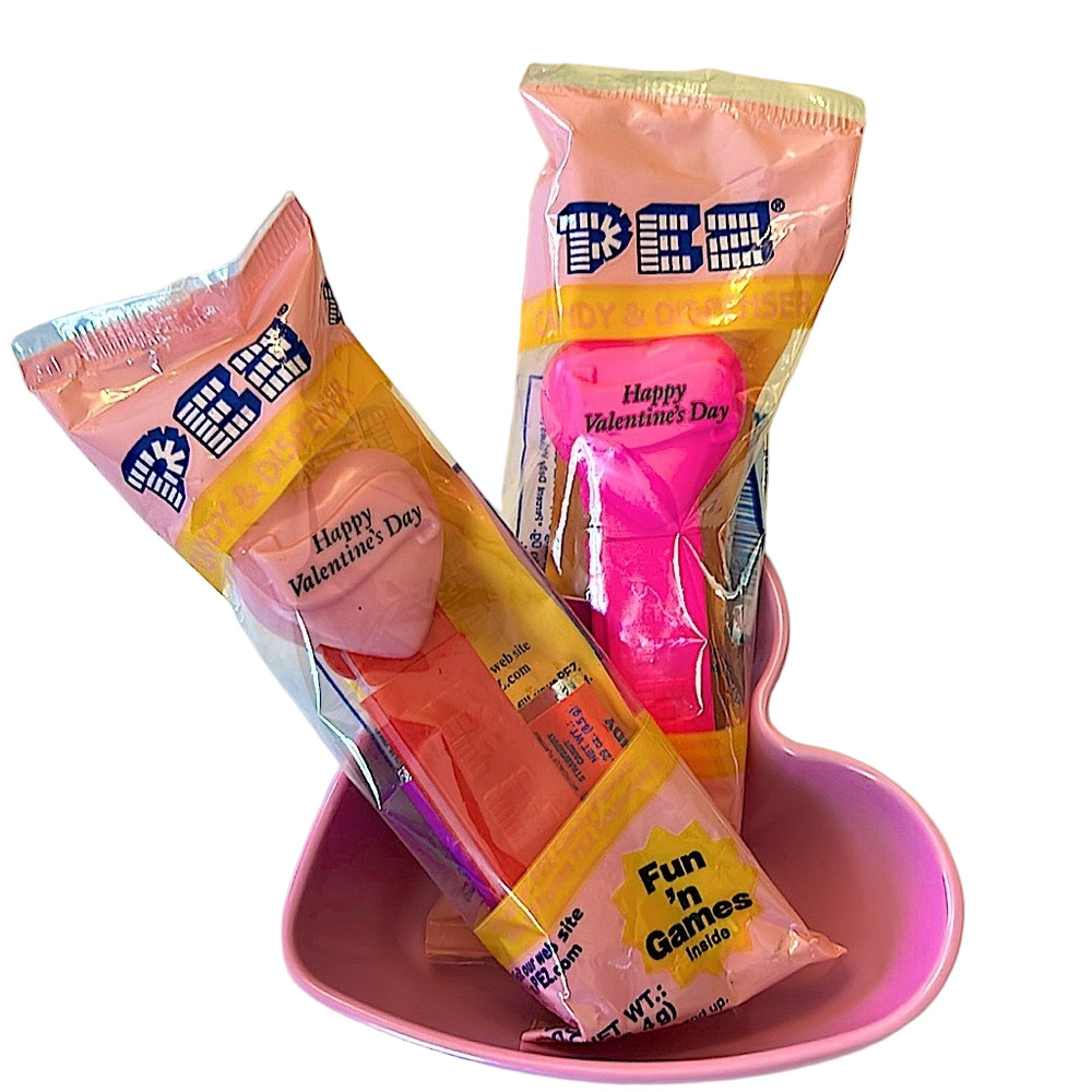Happy Hearts Day Heart Shaped PEZ Vintage NEW IN PACKAGE Collectible Pink 1